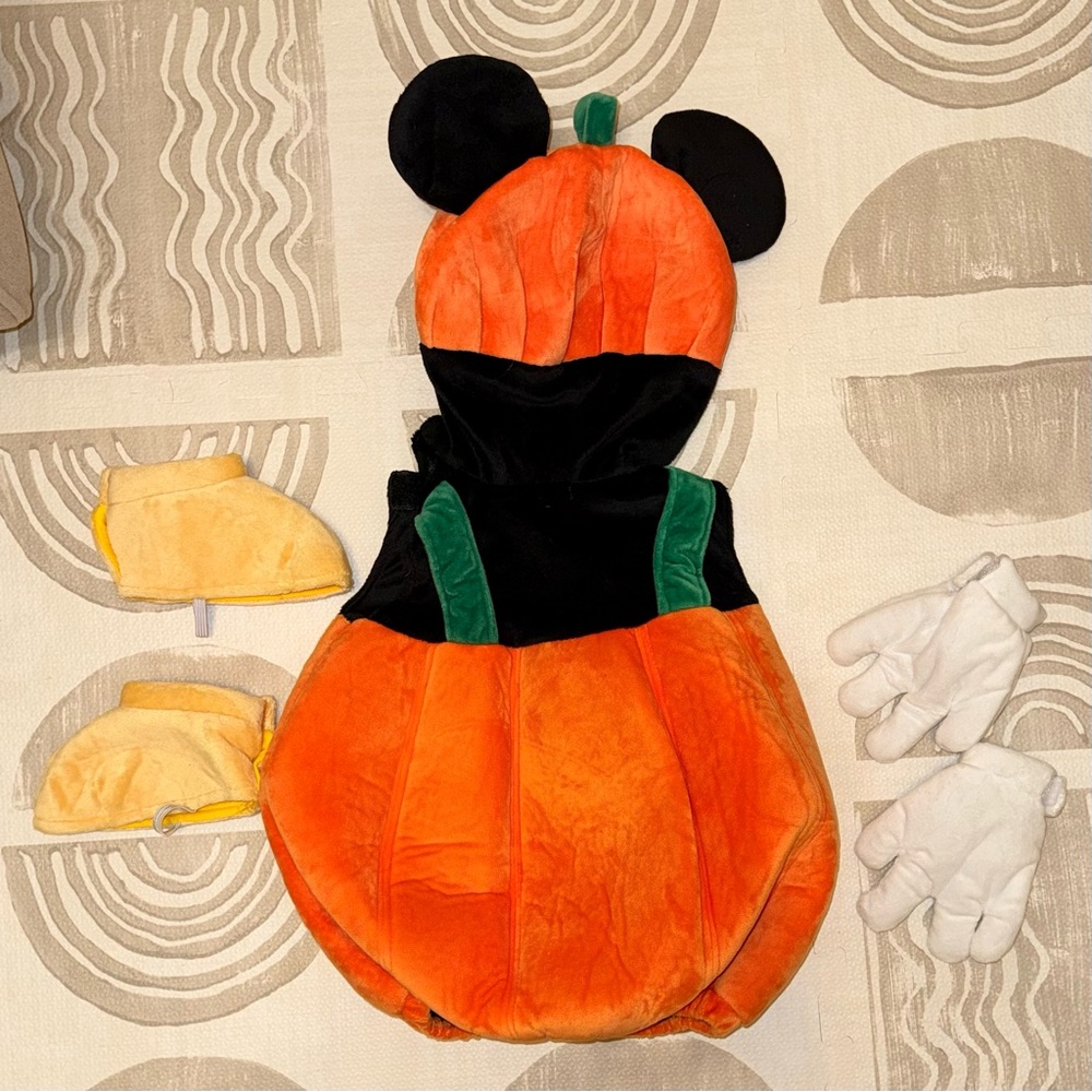 Pottery Barn Kids Disney Mickey Mouse and Friends Pumpkin Baby Costume - Picture 4 of 7